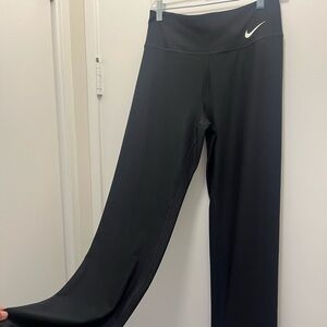 Nike Flare Leggings